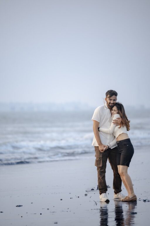 prewedding-romantic couple shoot-beach-concept (10)