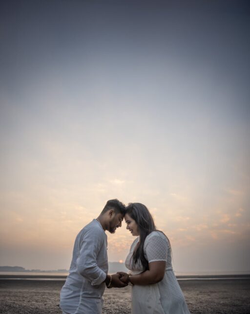 prewedding-romantic couple shoot-beach-concept (12)