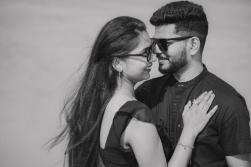 prewedding-romantic couple shoot-beach-concept (52)